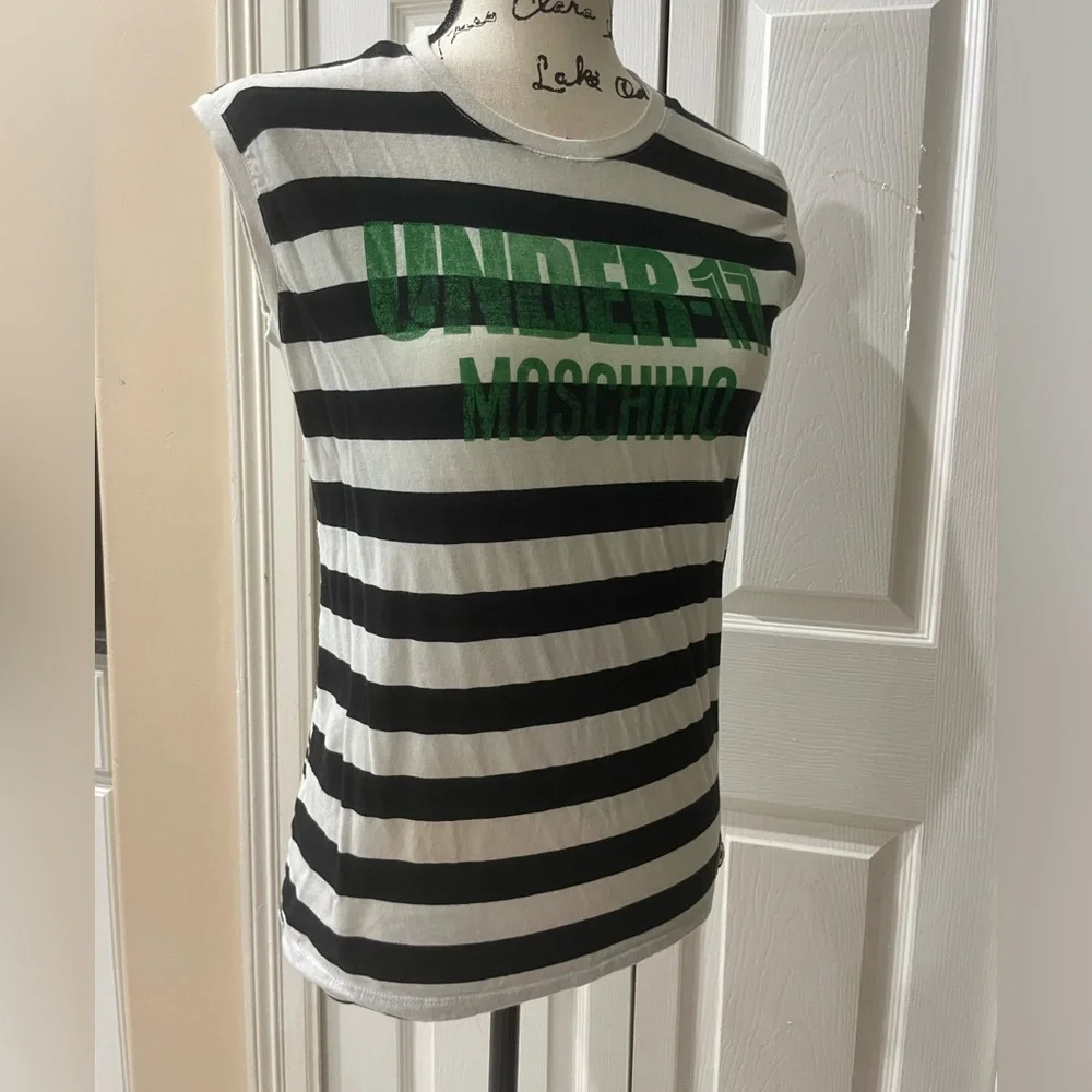 Moschino T-shirt - Picture 6 of 9